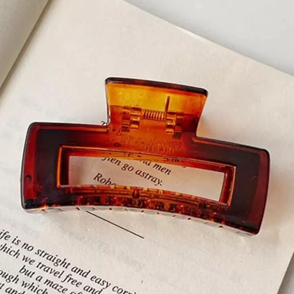 Chantal Beauty Accessories - COPY - 1PC Brand New Solid Small Hair Claw